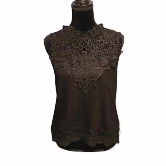 Sleeveless top with crochet lace detail - Picture 3 of 8